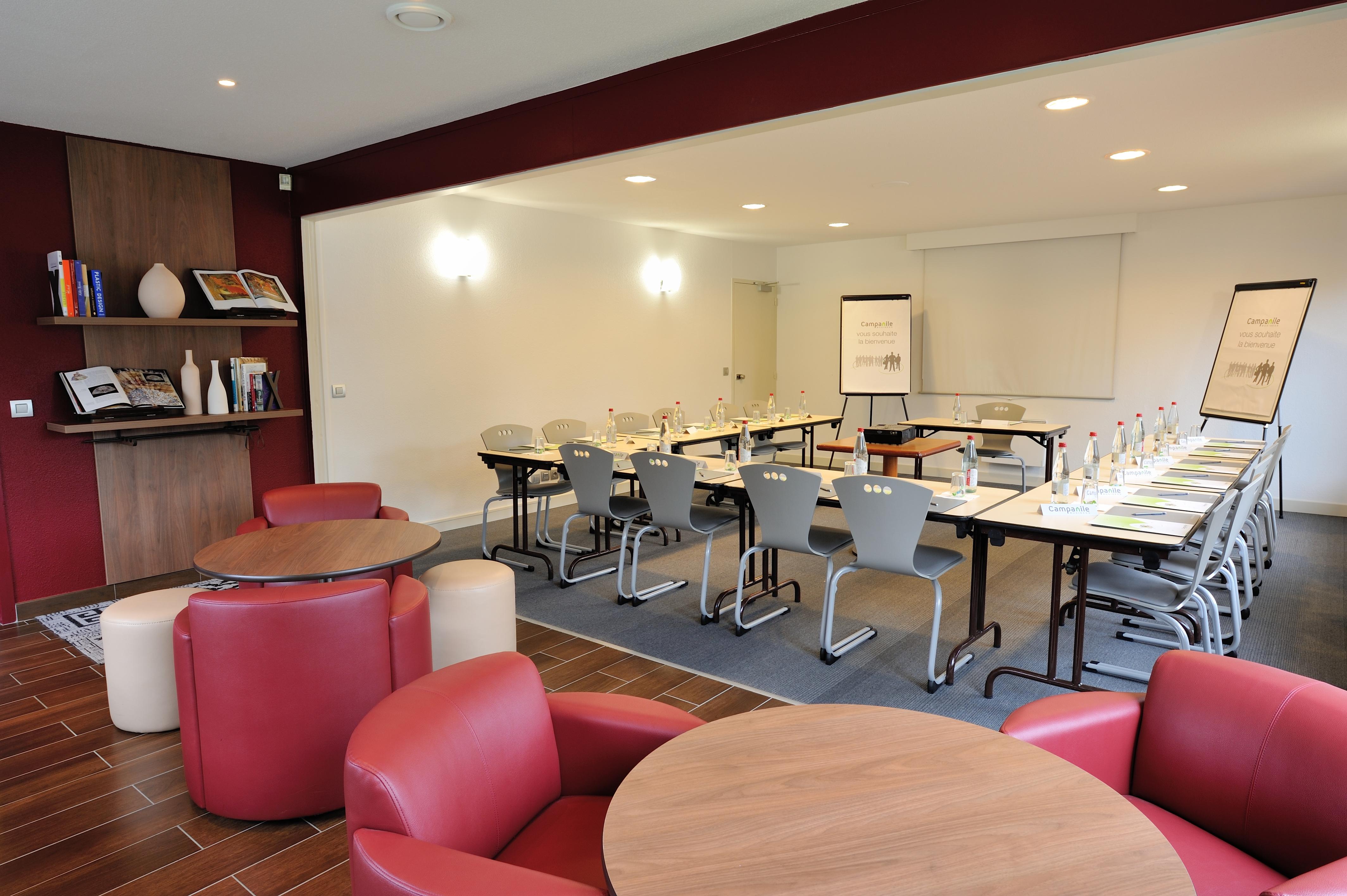 Campanile Reims Est - Hotel 3*